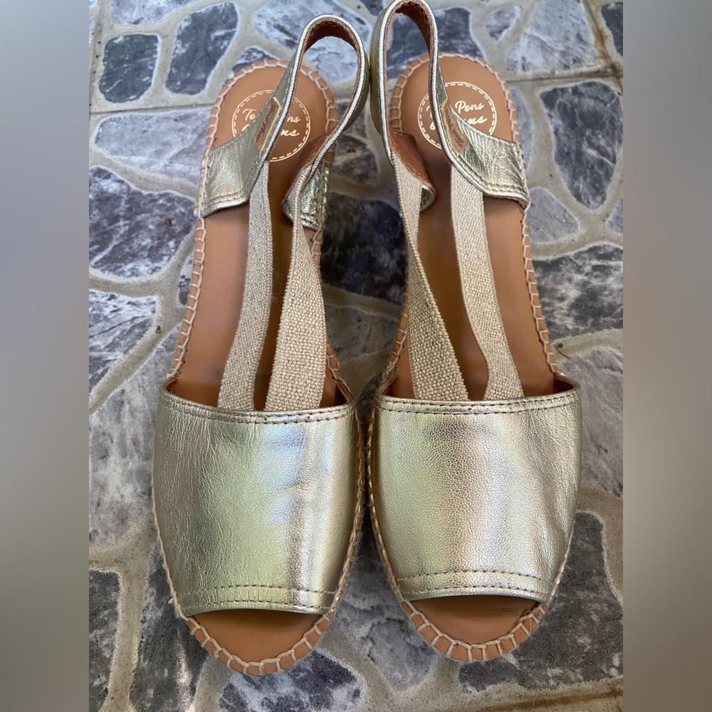 Toni Pons Teide Espadrille Sandal in Platinum Leather. NEW